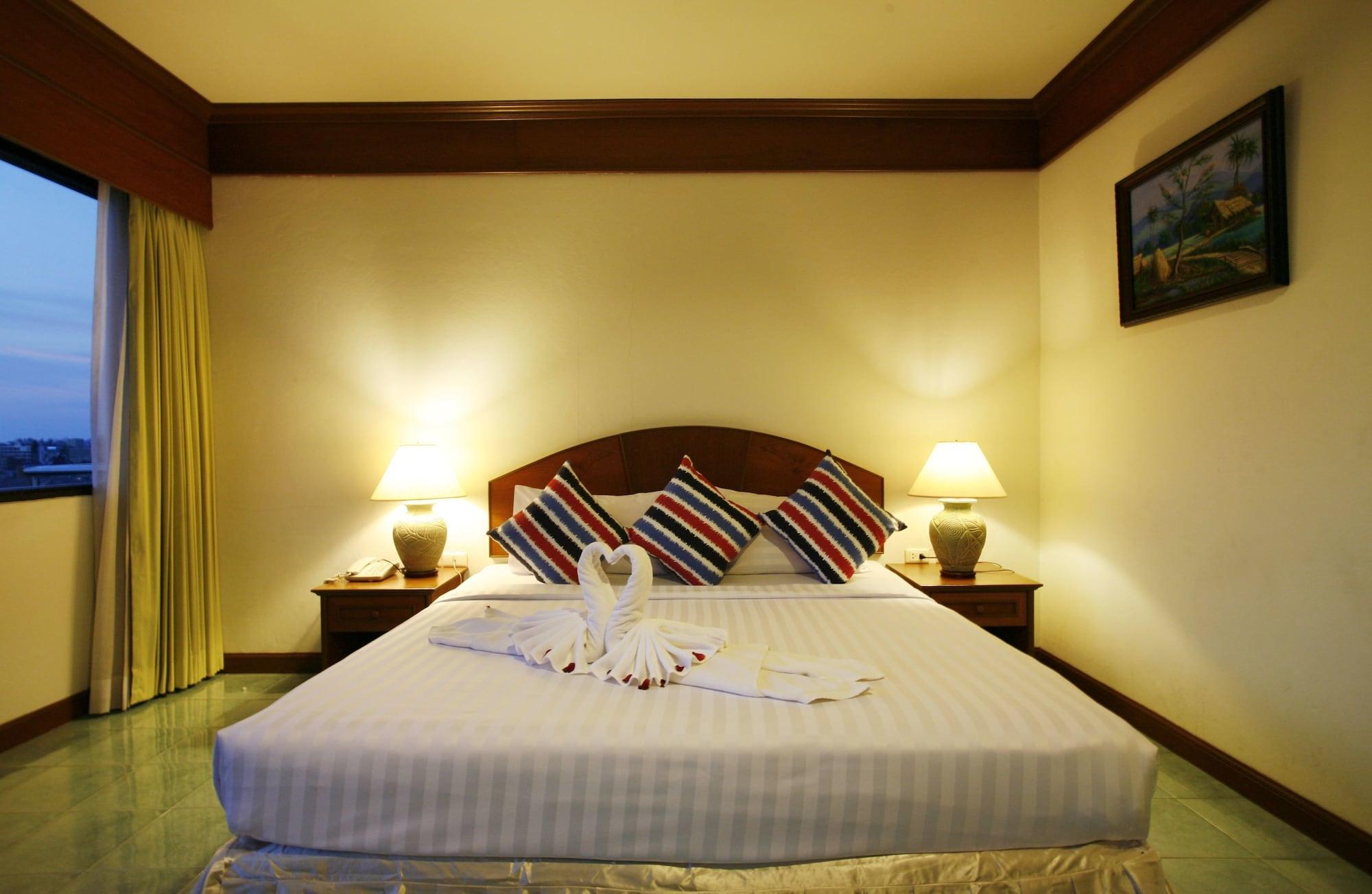 Jiraporn Hill Resort Patong Esterno foto