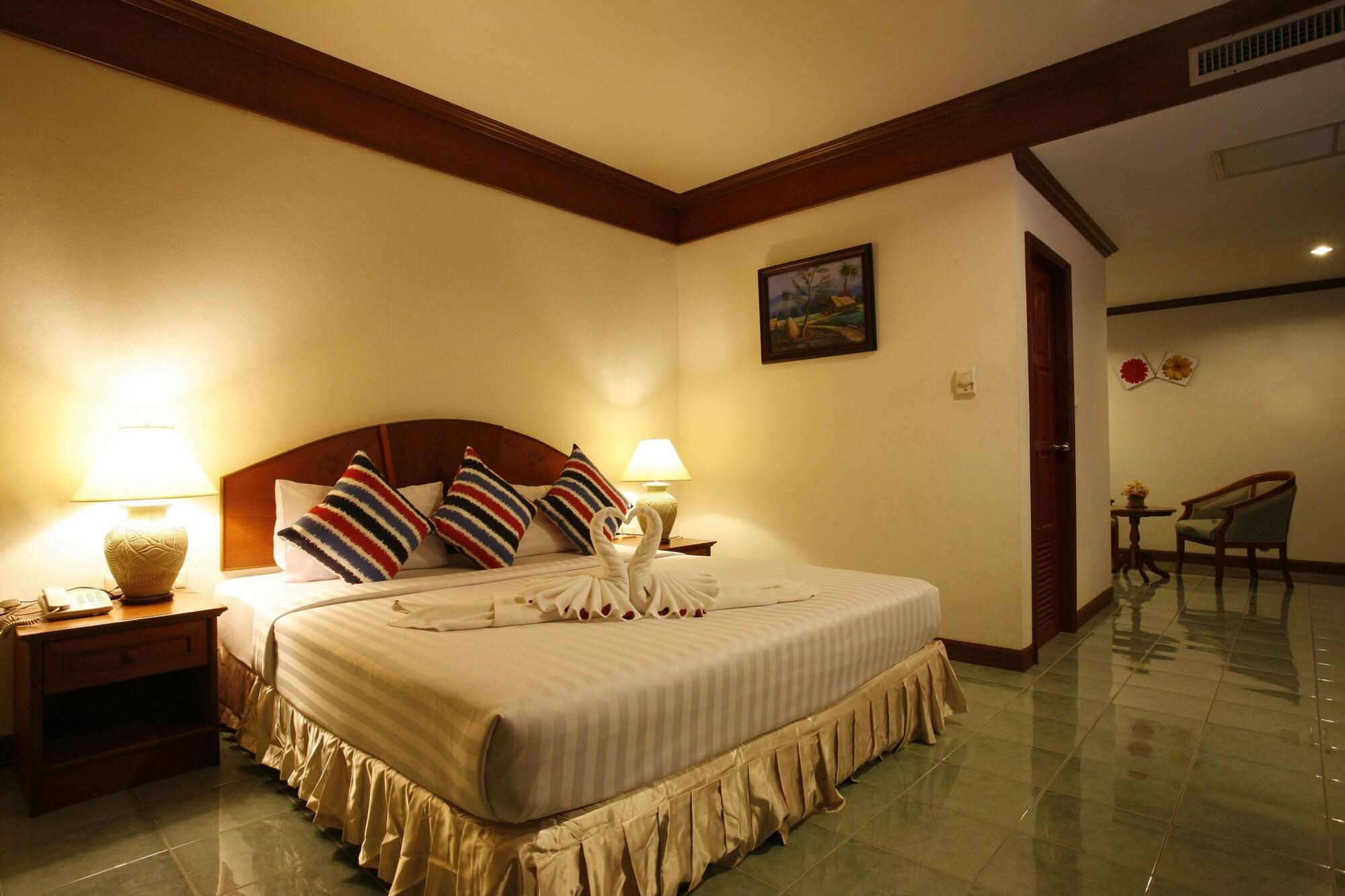 Jiraporn Hill Resort Patong Esterno foto