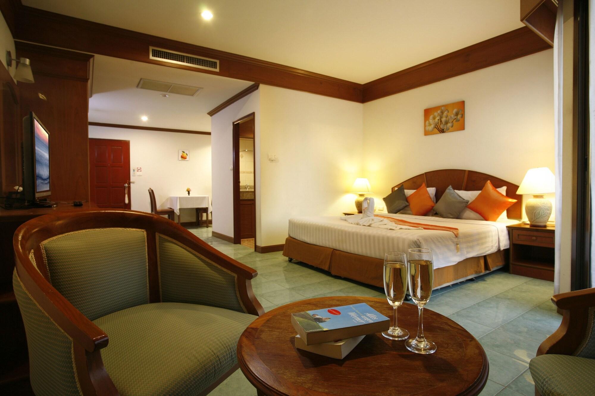 Jiraporn Hill Resort Patong Esterno foto