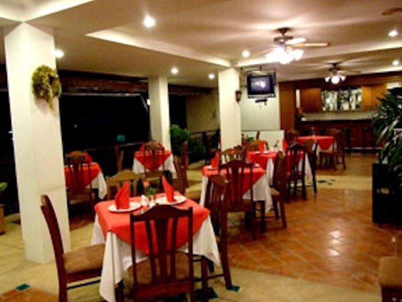 Jiraporn Hill Resort Patong Esterno foto