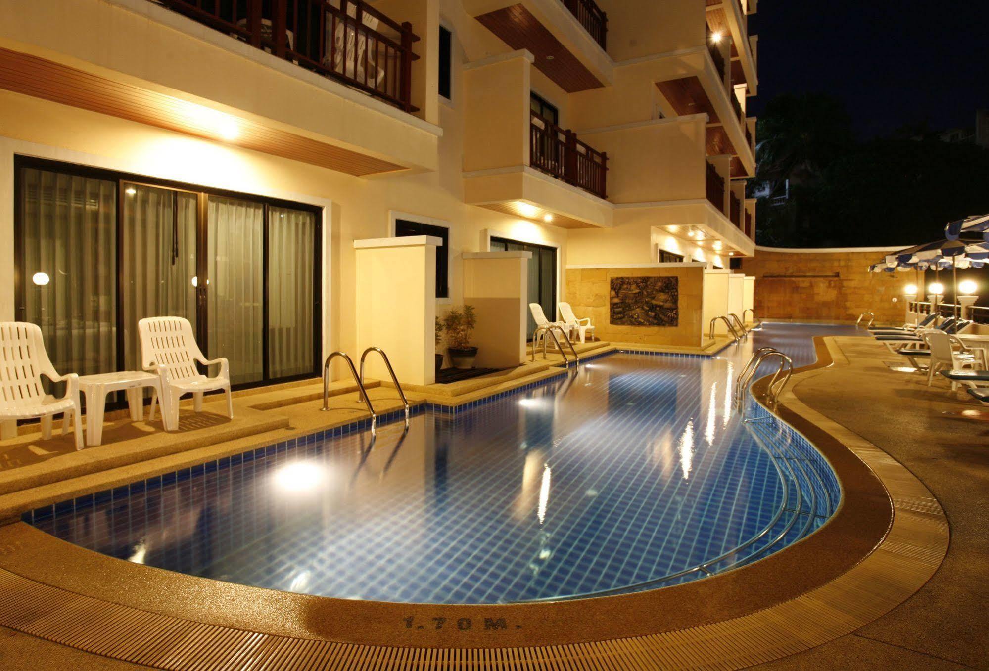 Jiraporn Hill Resort Patong Esterno foto
